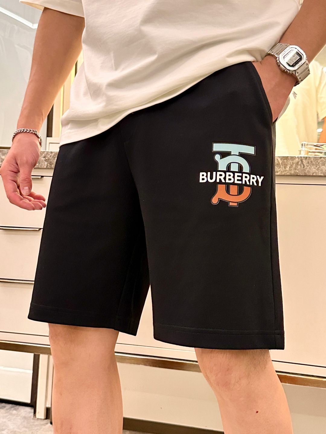 Bur 2025夏季短裤！经典爆款，经典百搭松紧腰休闲五分裤！！很经典的一款，松紧腰 两侧插袋 面料采用