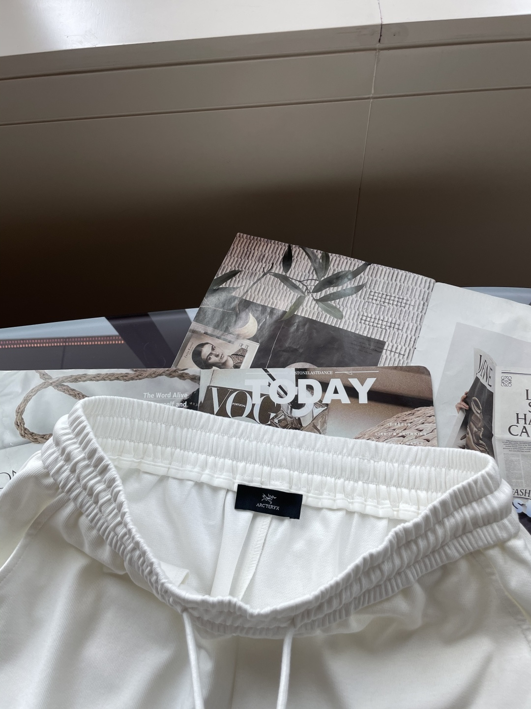 始祖鸟 2025夏季短裤！经典爆款，经典百搭松紧腰休闲五分裤！！很经典的一款，松紧腰 两侧插袋 面料采用