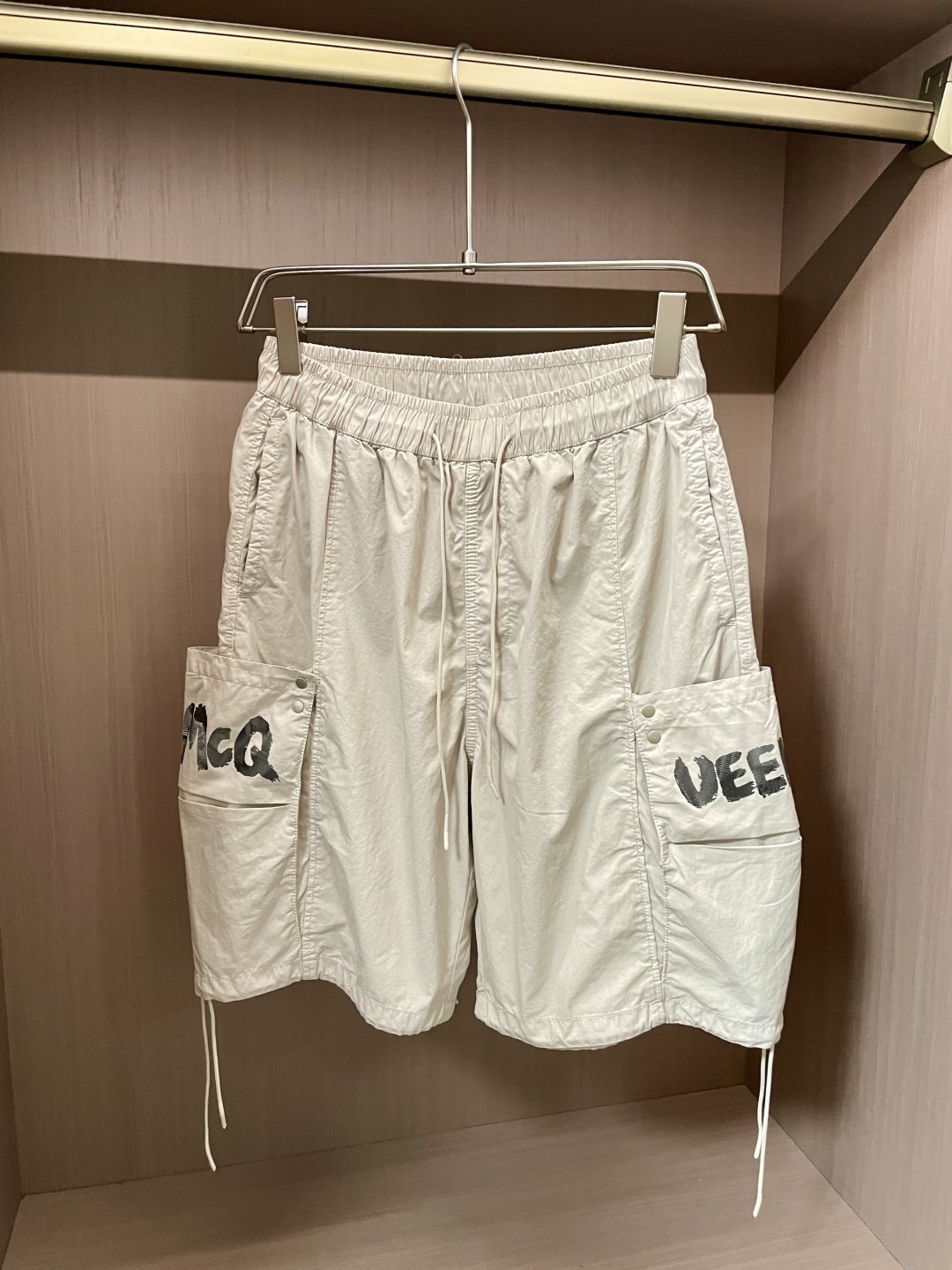 McQueen 2025 Summer Shorts: Comfortable and Stylish with High-Quality Cotton Fabric - 图片 1