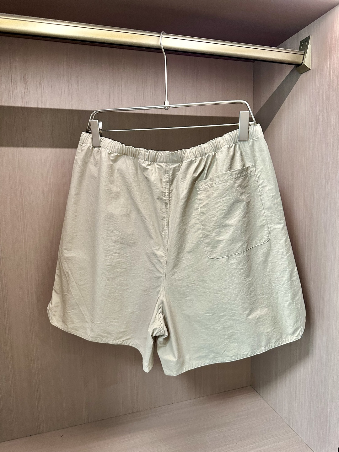 Summer 2025 Sports Beach Shorts: Zenium High-Density Memory Nylons, Athletic Design - 图片 2