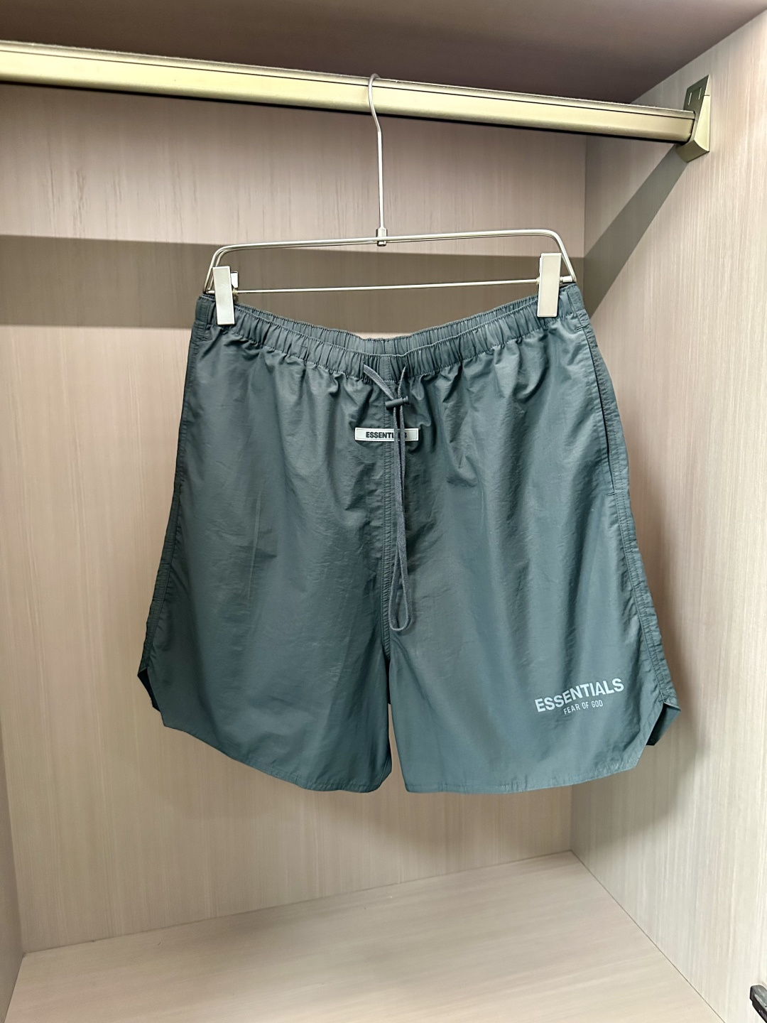 Summer 2025 Sports Beach Shorts: Zenium High-Density Memory Nylons, Athletic Design - 图片 5