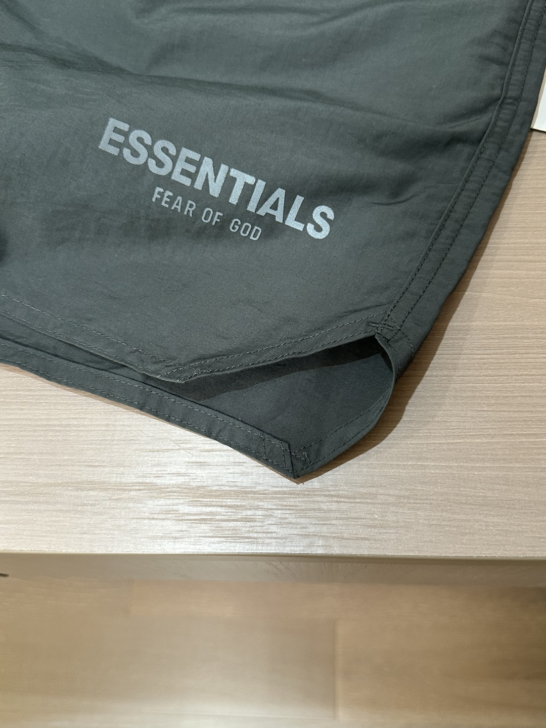 Summer 2025 Sports Beach Shorts: Zenium High-Density Memory Nylons, Athletic Design - 图片 9