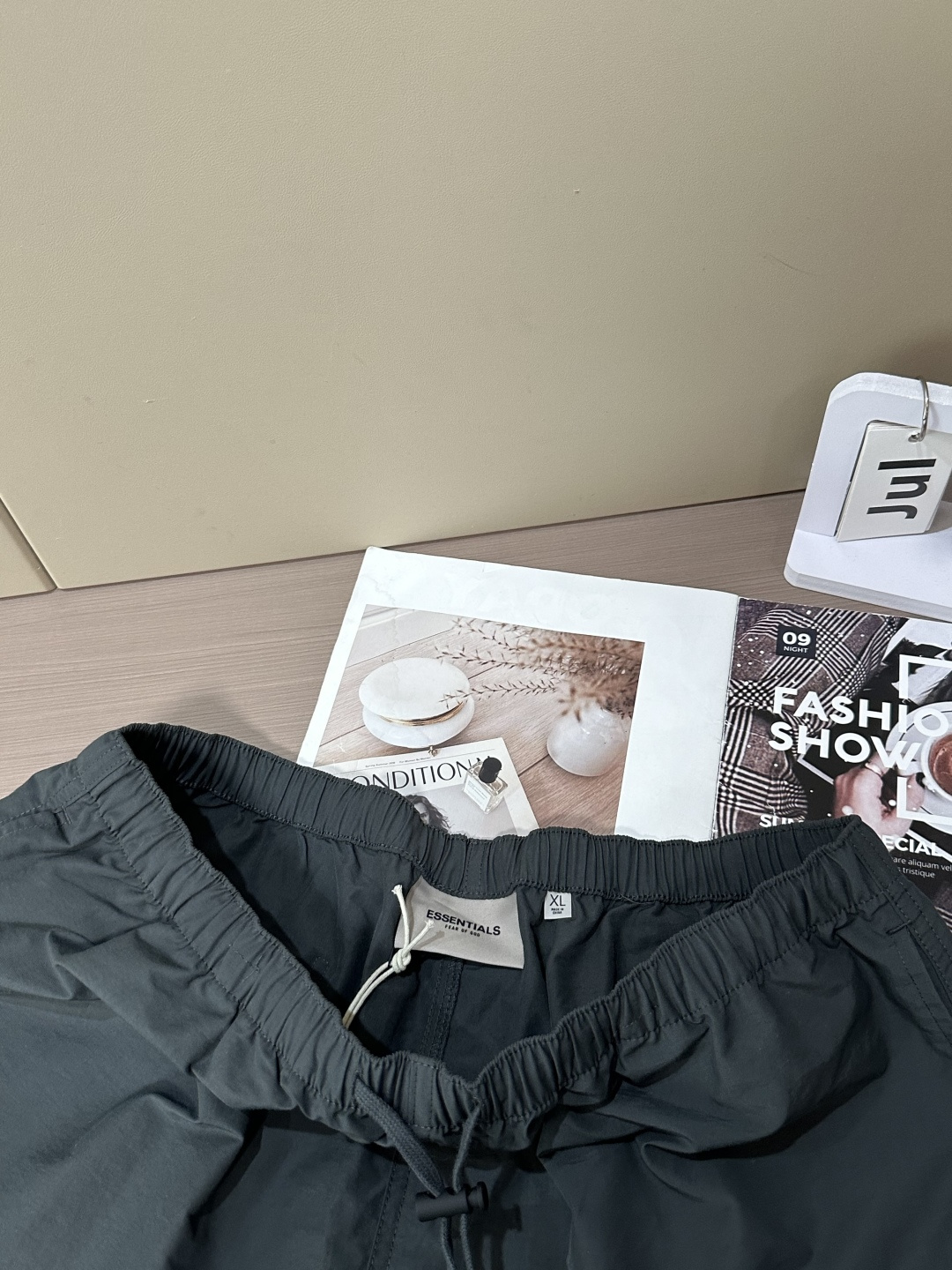 Summer 2025 Sports Beach Shorts: Zenium High-Density Memory Nylons, Athletic Design - 图片 8