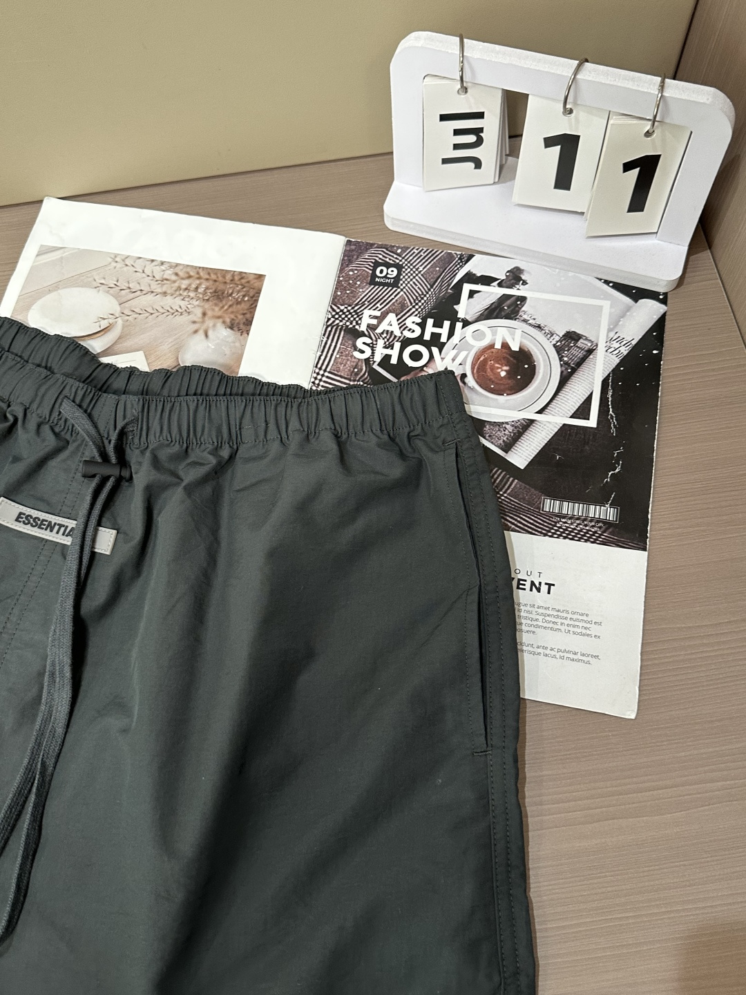 Summer 2025 Sports Beach Shorts: Zenium High-Density Memory Nylons, Athletic Design - 图片 7