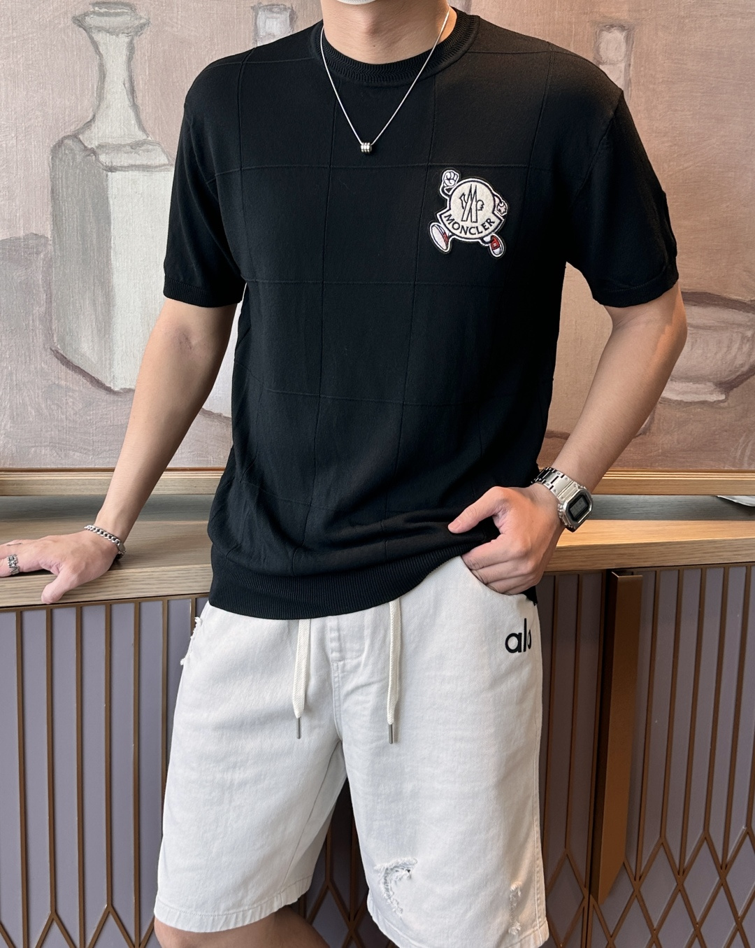 NO:455756,The new summer 2025ss men's knitted round neck short-sleeved shirt!  Exclusive first release is made of ultra-fine fiber and high elastic Yilit yarn. The texture and texture are super soft, very thin and soft, and the feel is extremely delicate and silky. The finer the yarn, the harder it is to work, and it is very time-consuming and material-consuming. It is a super rare product. The particularity of the fabric of each piece of clothing makes it silky soft and lubricating. The unique embroidery pattern on the chest can feel its softness and smoothness when it comes into contact with the skin!  The overall simple and atmospheric, continues the classic, calm and atmospheric, and naturally exudes casual and elegant Size M-3XL, Moncler, T-shirt, alexander wang19860909蒙口 2025ss夏季新品男士针织圆领短袖衫！独家首发 采用纤维超细与高弹的伊力特纱线织造而成,质感与纹理都是超级的柔和,非常的轻薄柔软,手感极其的细腻丝滑,纱线越细做工就越难,并且非常的耗时耗料,超级难得一见的佳品,每件衣服的面料的特殊性使它具有丝般的柔软和润滑,胸前独特刺绣图案,与肌肤接触就能感觉到它的柔软和爽滑！整体简洁、大气,延续经典,沉稳大气的经典配色,自然散发出的休闲儒雅 尺码M-3XL,,Moncler,T-shirt,alexander wang,Men's clothing