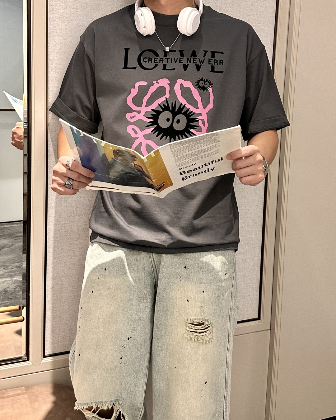 Loewe 2026春夏款/官网同步面料采用重磅纯棉精梳棉面料，OS宽松版型，上身版型超正！日常百搭，衣