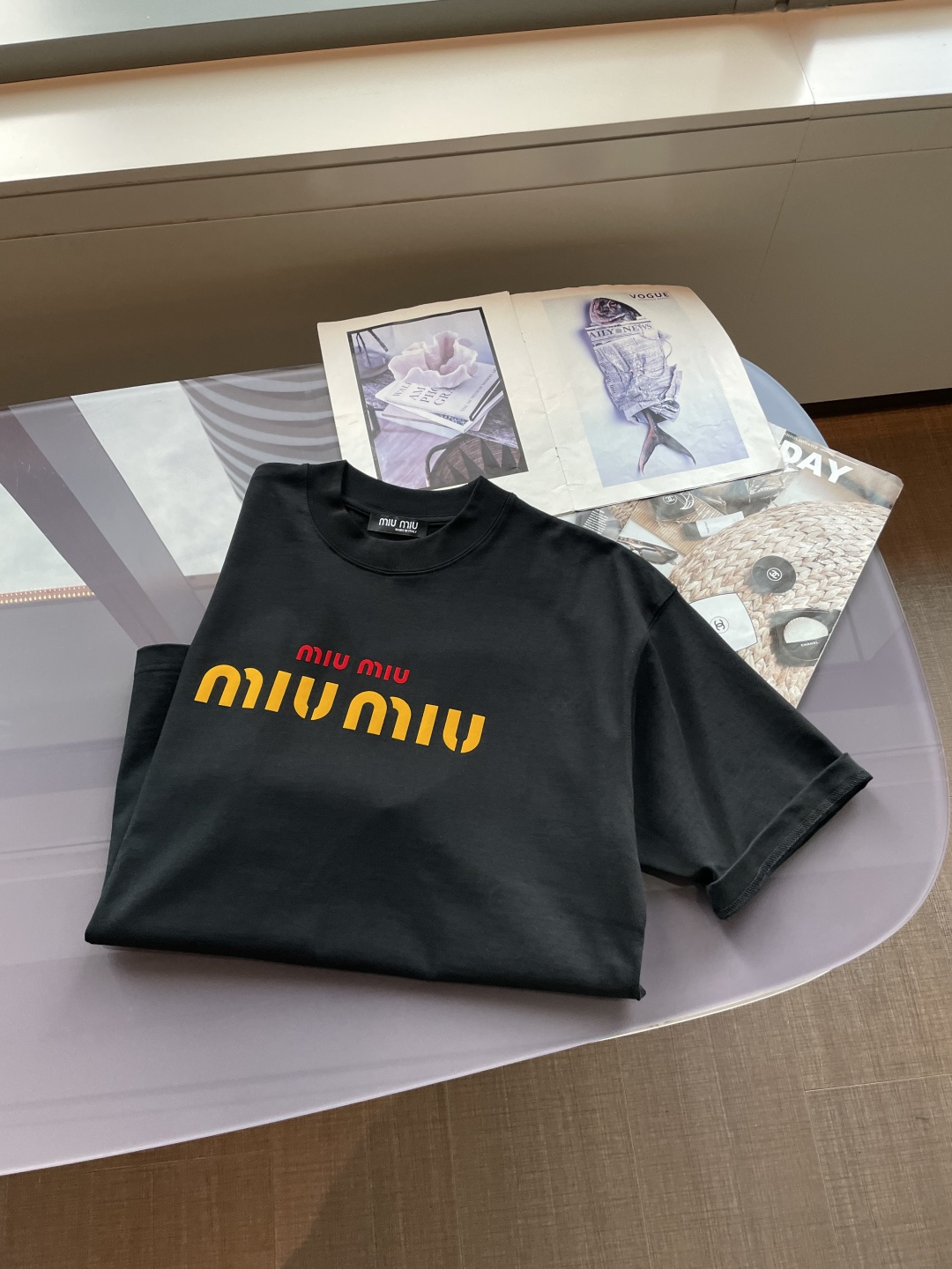 miumiu 2026春夏款/官网同步面料采用重磅纯棉精梳棉面料，OS宽松版型，上身版型超正！日常百搭，