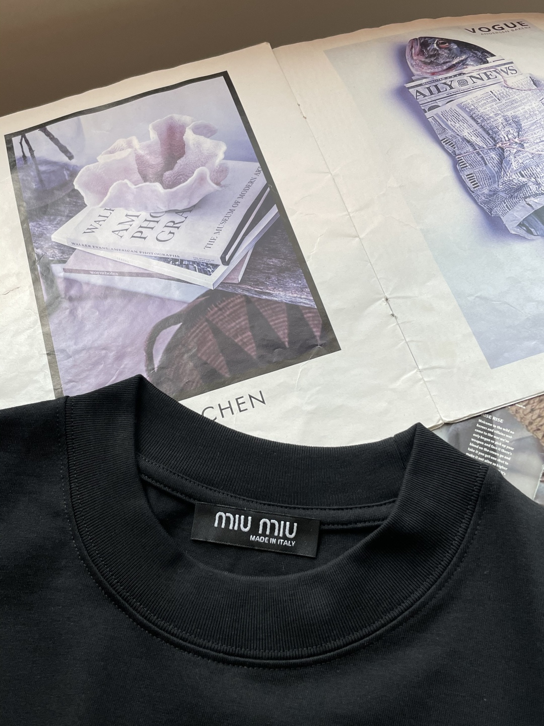 miumiu 2026春夏款/官网同步面料采用重磅纯棉精梳棉面料，OS宽松版型，上身版型超正！日常百搭，