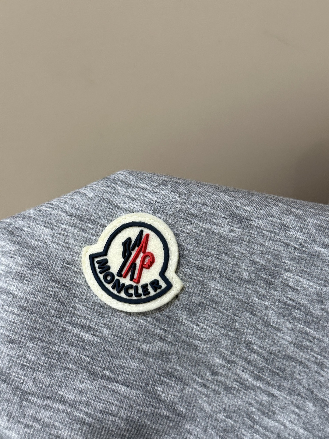 Classic Short Sleeve Suit for Summer: Fine Craftsmanship, Top Elements, Fashionable Style - 图片 4