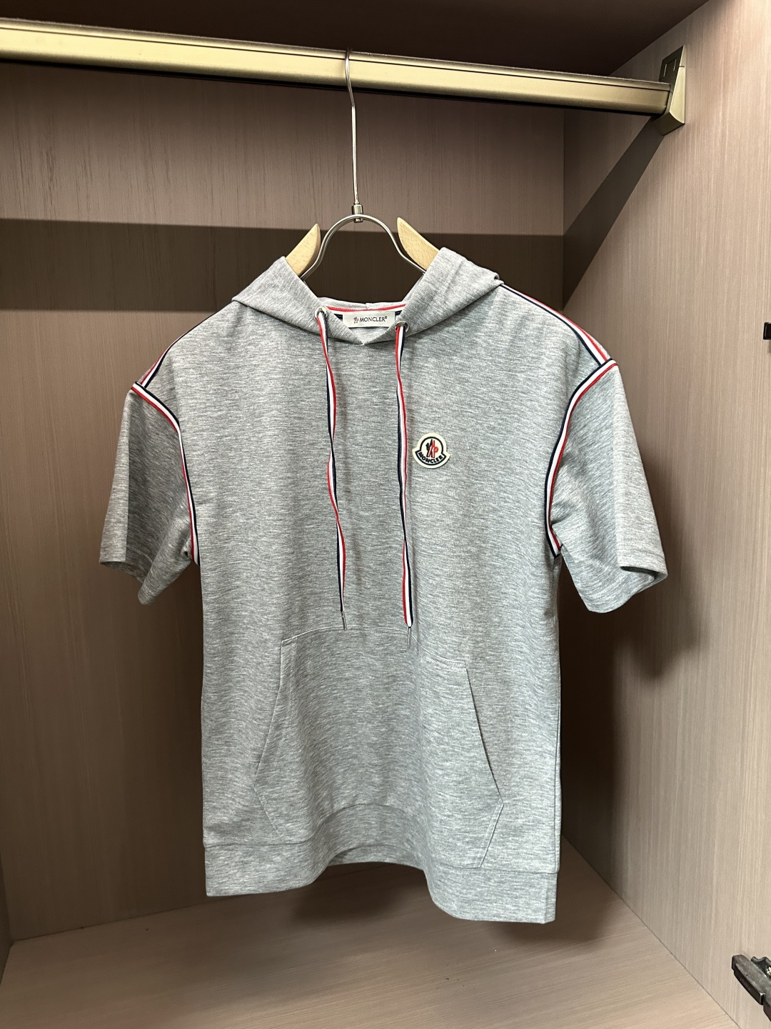 Classic Short Sleeve Suit for Summer: Fine Craftsmanship, Top Elements, Fashionable Style - 图片 2