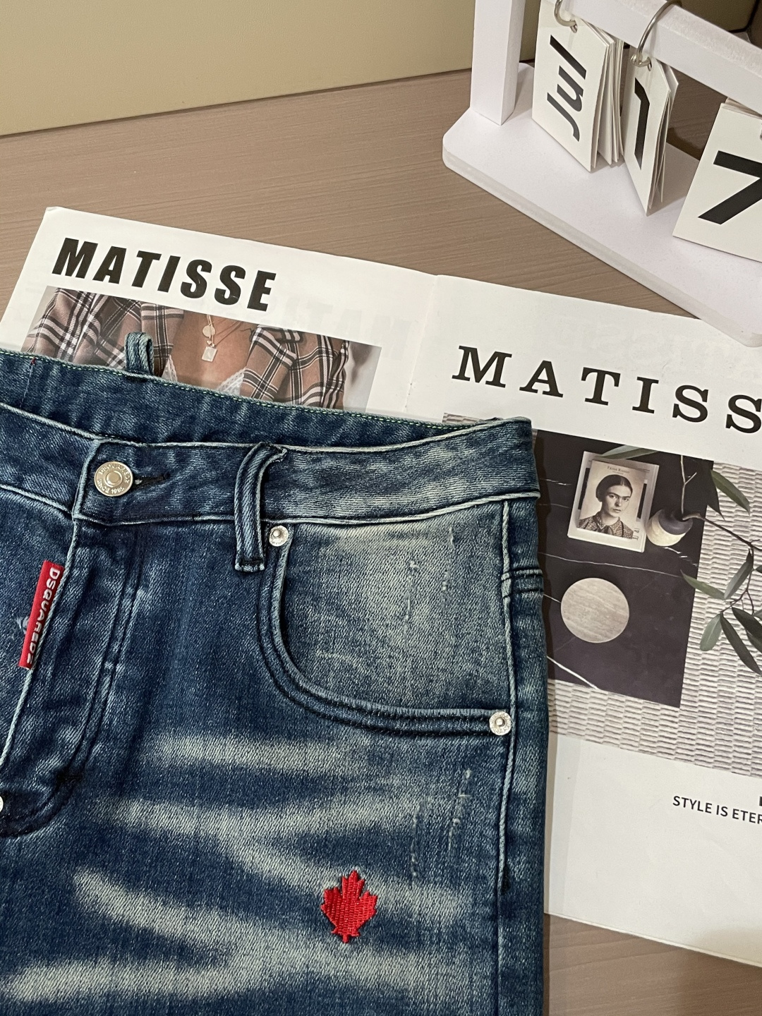 Fashionable Turkish Cotton Jeans with Unique Color Evolution and Elegant Design (18 words) - 图片 3