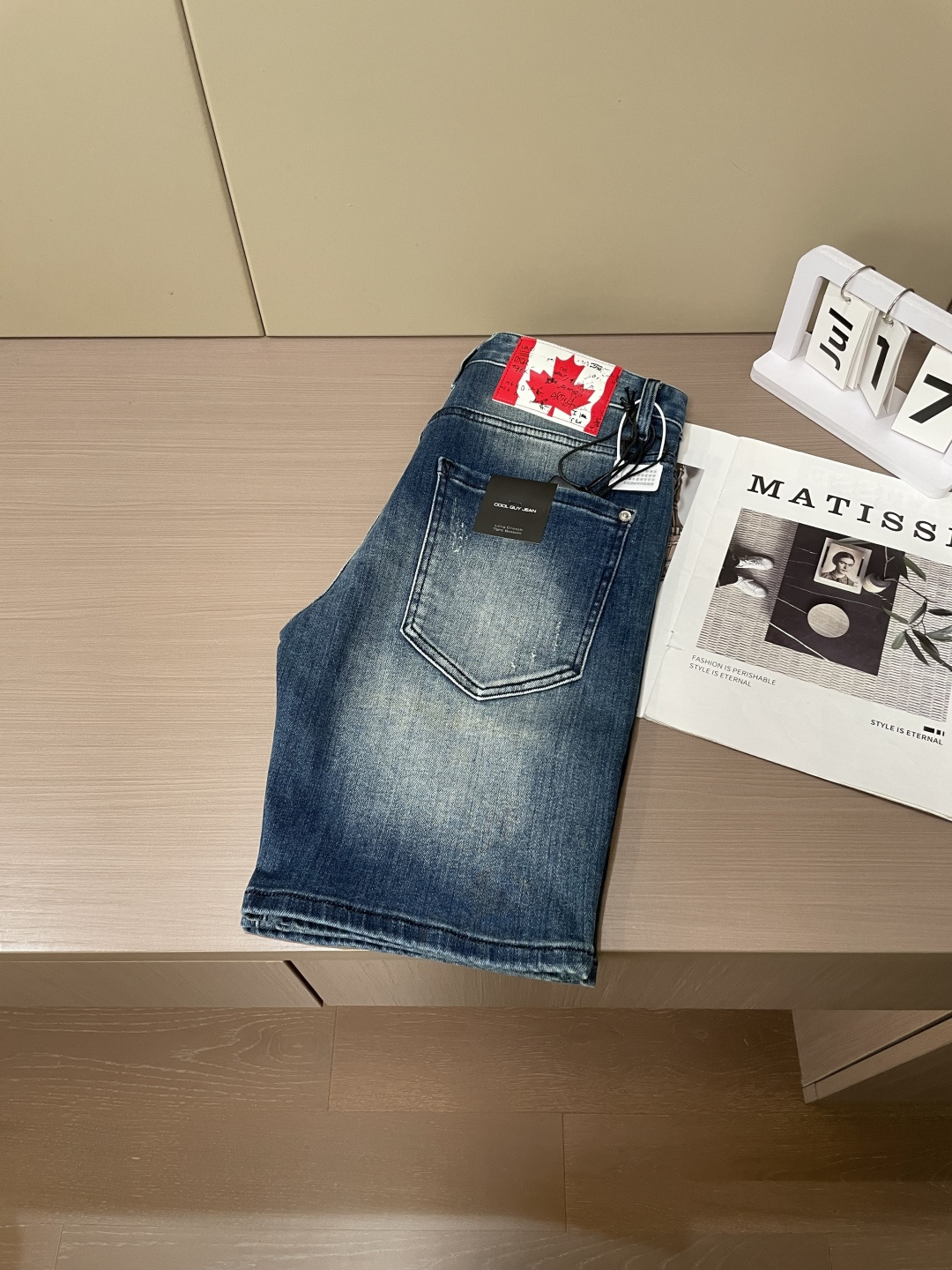 Fashionable Turkish Cotton Jeans with Unique Color Evolution and Elegant Design (18 words) - 图片 8