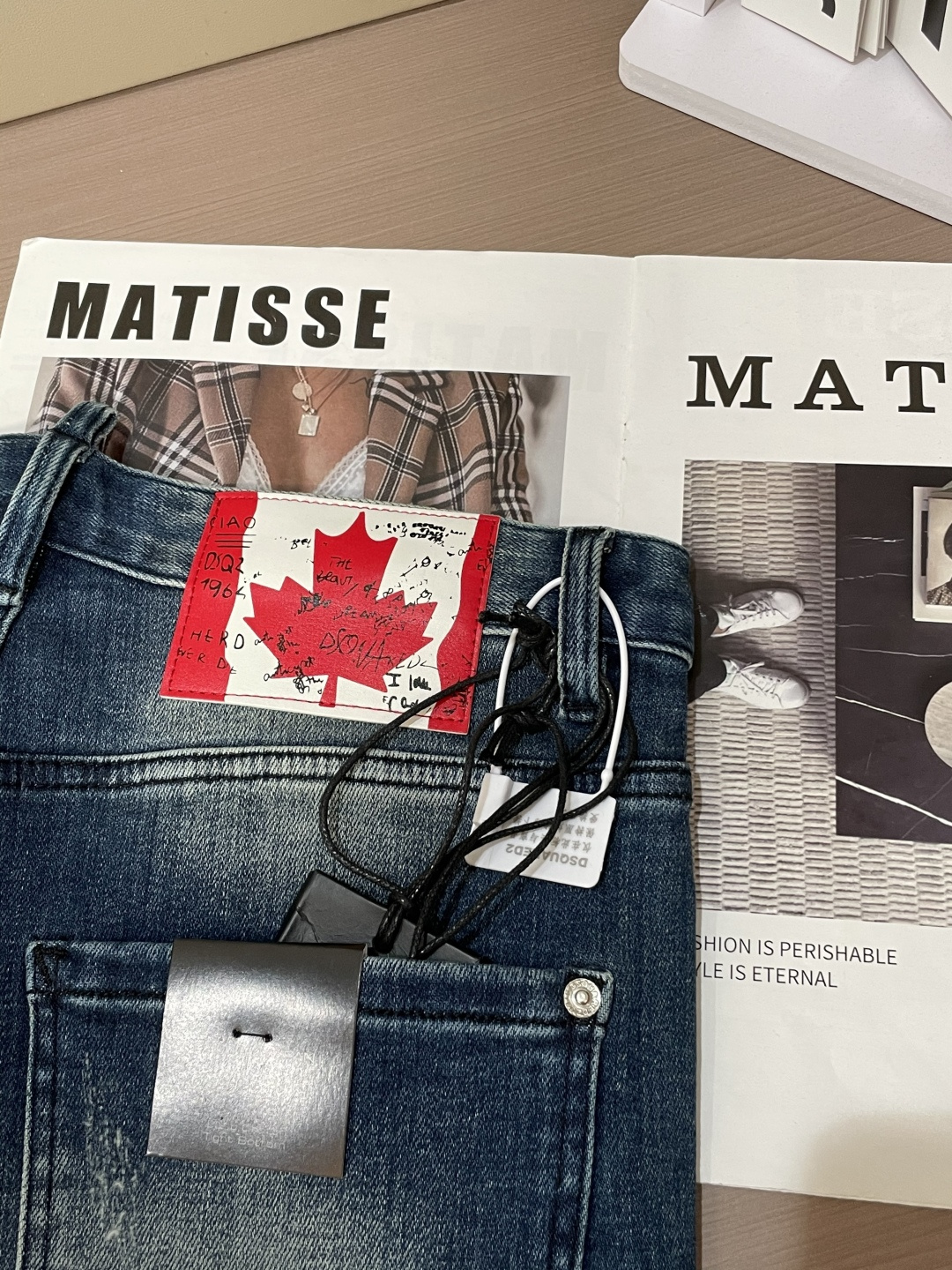 Fashionable Turkish Cotton Jeans with Unique Color Evolution and Elegant Design (18 words) - 图片 7