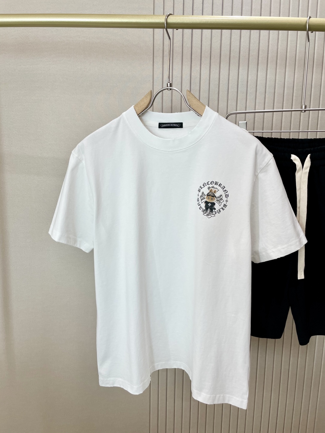 Labubub White T: A Fusion of Cute and Hard-Core Style by Chrome Hearts - 图片 2