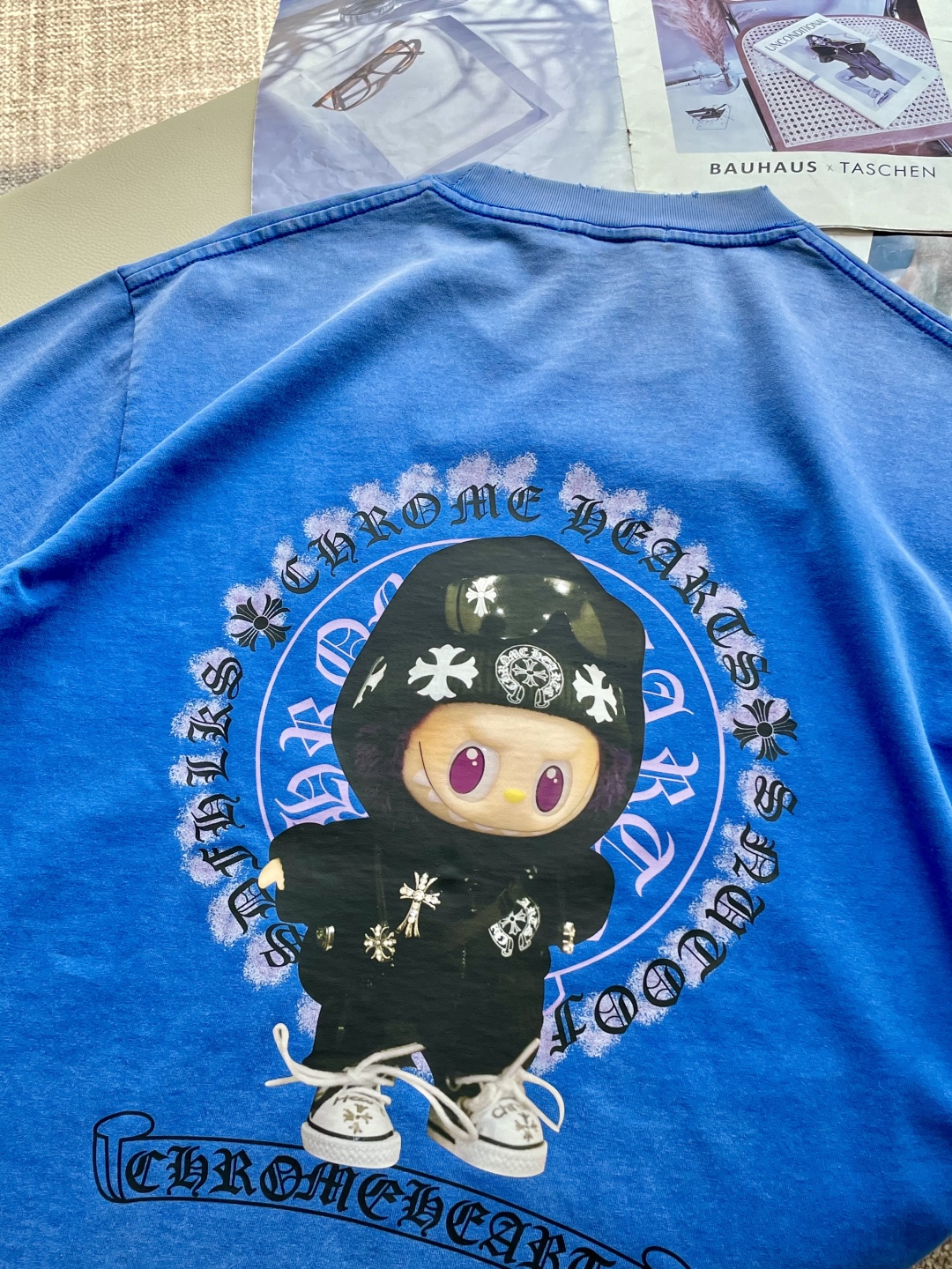 New Tricks: Chrome Hearts Unveils Crocson Blue T-Shirt with Retro Vibes - 图片 8
