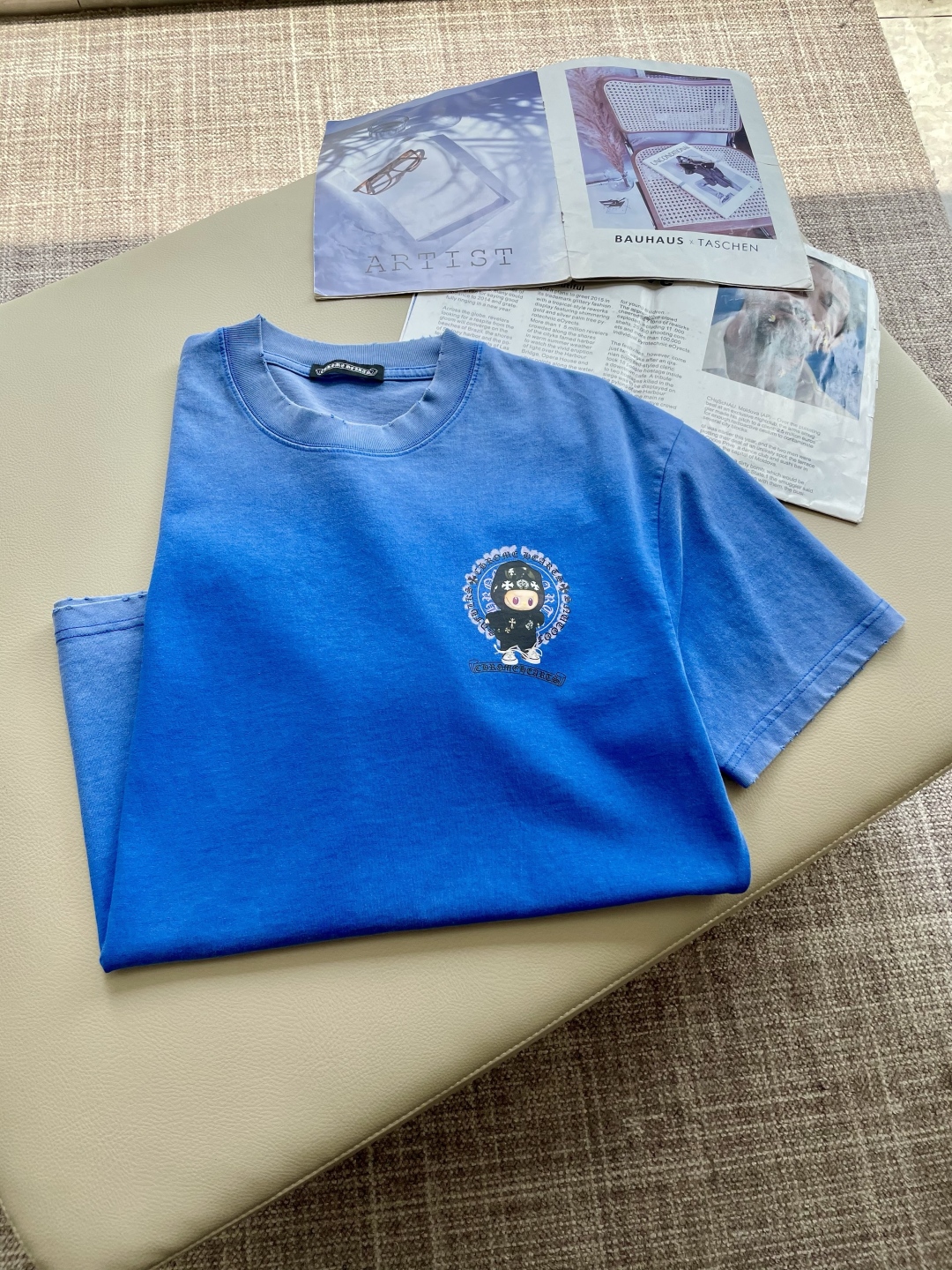 New Tricks: Chrome Hearts Unveils Crocson Blue T-Shirt with Retro Vibes - 图片 9