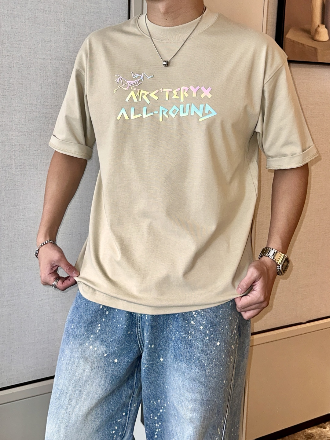 NO:463719,Archaeopteryx 2025 spring and summer style/official website synchronization The fabric is made of heavy pure cotton combed cotton fabric, OS loose style, and the upper body style is super positive!  Everyday versatile, a must-have item for wardrobe!  Same model for men and women Size S-3XL (2 sizes in size) Size/part S M L XL 2XL 3XL Shoulder width 52 54 56 57 59 60 Length 70 72.75.78.82.85. Bust 54 56.58.60.62.64. Sleeve length 24 26 27 28 29 30,arc'teryx,alexander wang19860909始祖鸟 2025春夏款/官网同步 面料采用重磅纯棉精梳棉面料,OS宽松版型,上身版型超正！日常百搭,衣橱必备单品！ 男女同款 尺码 S-3XL（版型偏大2个码） 码数/部位S M L XL 2XL 3XL 肩宽 52 54 56 57 59 60 衣长70 72.75.78.82.85. 胸围 54 56.58.60.62.64. 袖长24 26 27 28 29 30,arc'teryx,alexander wang,Men's clothing