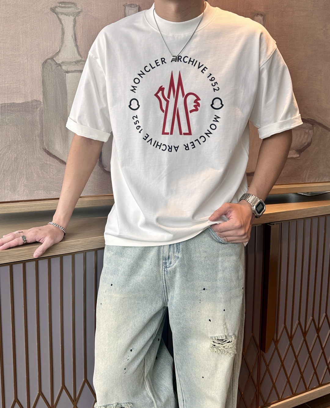 NO:463746,The 2025 spring and summer style/official website synchronization The fabric is made of heavy pure cotton combed cotton fabric, OS loose style, and the upper body style is super positive!  Everyday versatile, a must-have item for wardrobe!  Same model for men and women Size S-3XL (2 sizes larger in size) Size/part S M L XL 2XL 3XL Shoulder width 52 54 56 57 59 60 Clothes length 70 72.75.78.82.85. Bust 54 56.58.60.62.64. Sleeve length 24 26 27 28 29 30,,Moncler,alexander wang19860909蒙口 2025春夏款/官网同步 面料采用重磅纯棉精梳棉面料,OS宽松版型,上身版型超正！日常百搭,衣橱必备单品！ 男女同款 尺码 S-3XL（版型偏大2个码） 码数/部位S M L XL 2XL 3XL 肩宽 52 54 56 57 59 60 衣长70 72.75.78.82.85. 胸围 54 56.58.60.62.64. 袖长24 26 27 28 29 30,,Moncler,alexander wang,Men's clothing