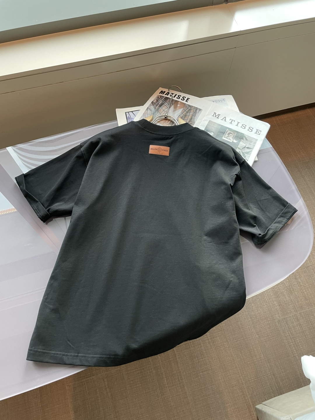 巴黎世家 2026春夏款/官网同步面料采用重磅纯棉精梳棉面料，OS宽松版型，上身版型超正！日常百搭，衣橱