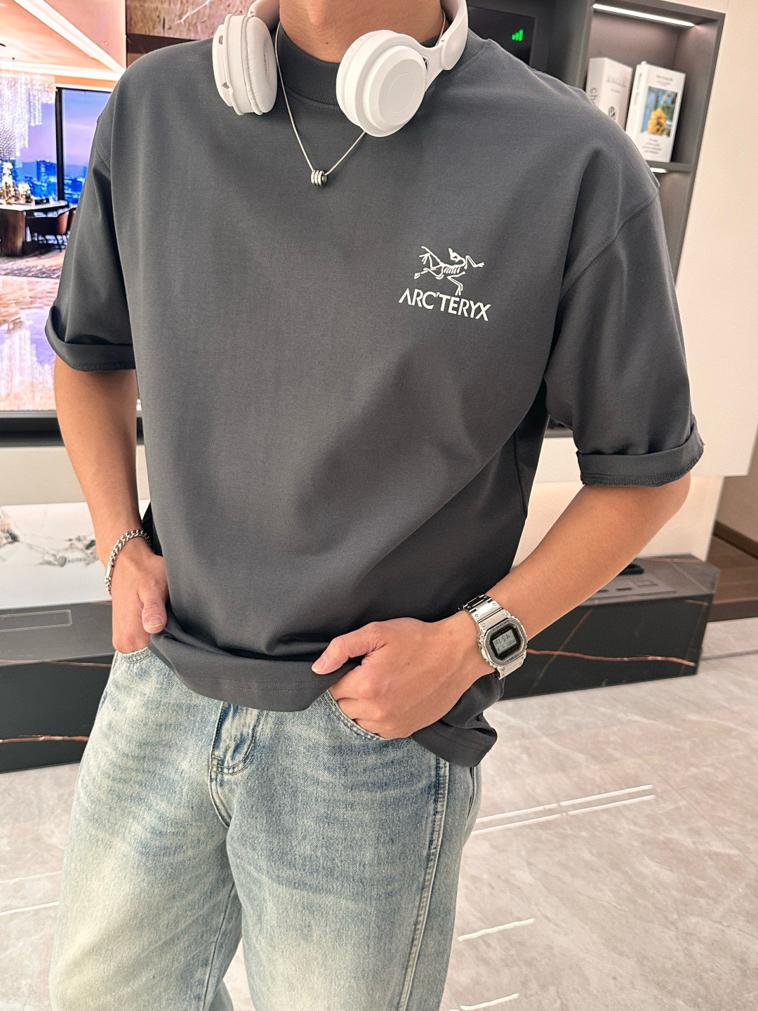 NO:473110,Archaeopteryx 2025 spring and summer style/official website synchronization The fabric is made of heavy pure cotton combed cotton fabric, OS loose style, and the upper body style is super positive!  Everyday versatile, a must-have item for wardrobe!  Size S-3XL (Large-size) Size/part S M L XL 2XL 3XL Shoulder width 52 54 56 57 59 60 Clothes length 70 72.75.78.82.85. Bust 54 56.58.60.62.64. Sleeve length 24 26 27 28 29 30,arc'teryx,alexander wang19860909始祖鸟 2025春夏款/官网同步 面料采用重磅纯棉精梳棉面料,OS宽松版型,上身版型超正！日常百搭,衣橱必备单品！ 尺码 S-3XL（版型偏大） 码数/部位S M L XL 2XL 3XL 肩宽 52 54 56 57 59 60 衣长70 72.75.78.82.85. 胸围 54 56.58.60.62.64. 袖长24 26 27 28 29 30,arc'teryx,alexander wang,Men's clothing