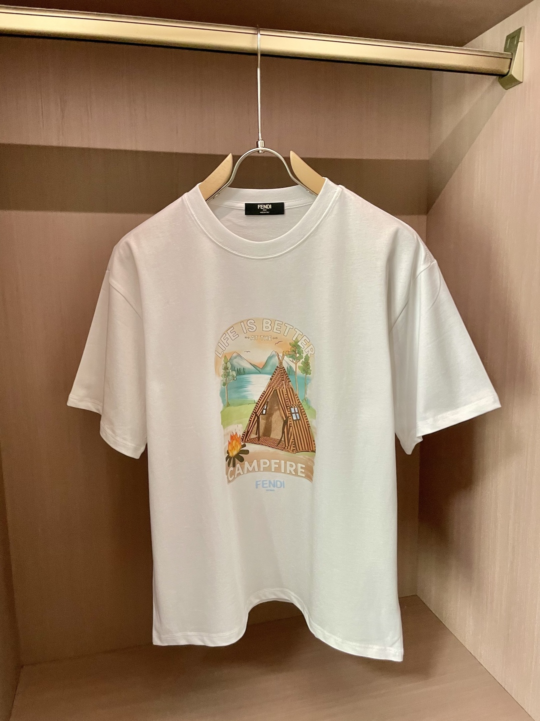 NO:478381,FD 2025 spring and summer new product, preferred specific original development double-strand cotton plain fabric, with wide upper body and good comfort, casually matched with the outside and the inner style, a must-have for men and women in summer Size S-XXL,,alexander wang19860909FD 2025春夏新品,优选特定原版开发双股精棉平纹面料,上身挺阔舒适度佳,外穿内搭随意搭配,男女同款夏日必备 尺码S-XXL,,alexander wang,Men's clothing