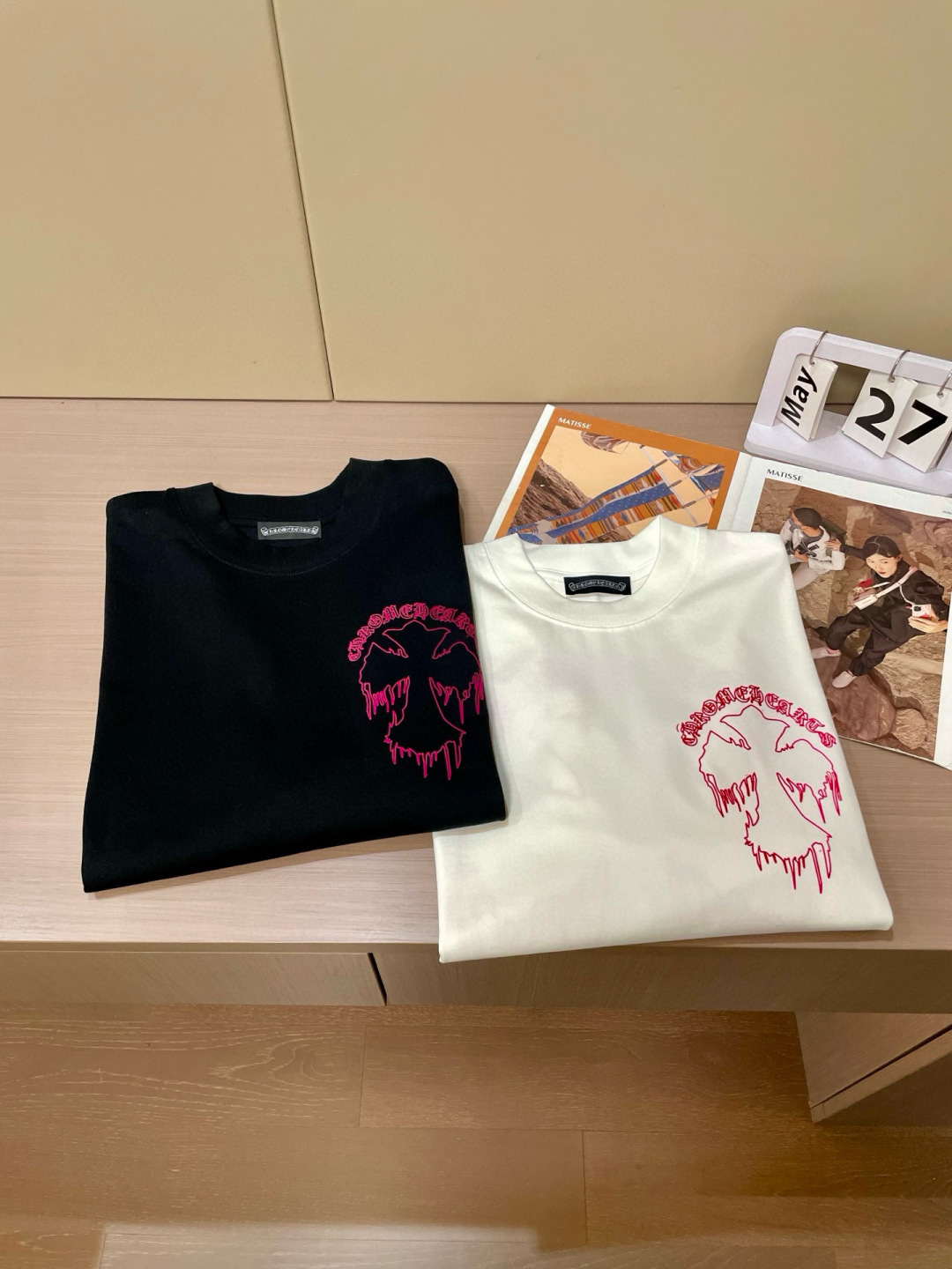 克罗心 2026春夏款/官网同步面料采用重磅纯棉精梳棉面料，OS宽松版型，上身版型超正！日常百搭，衣橱必