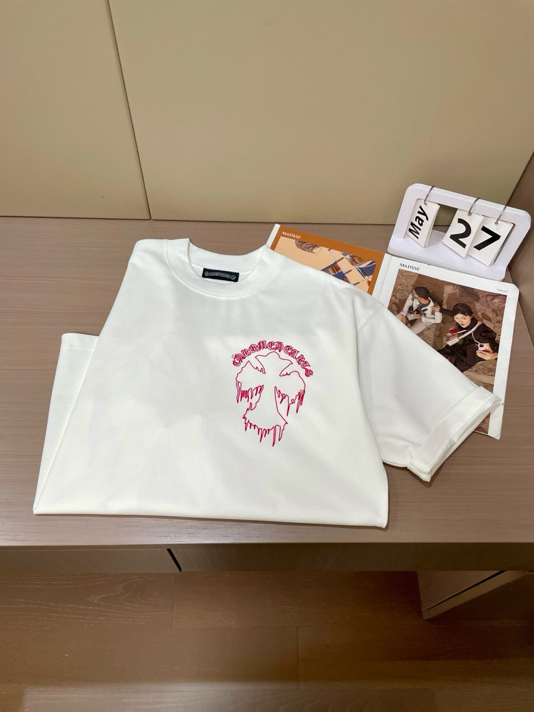 克罗心2026春夏款/官网同步面料采用重磅纯棉精梳棉面料，OS宽松版型，上身版型超正！日常百搭，衣橱必备