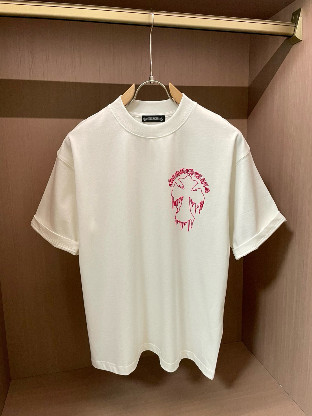 克罗心2026春夏款/官网同步面料采用重磅纯棉精梳棉面料，OS宽松版型，上身版型超正！日常百搭，衣橱必备