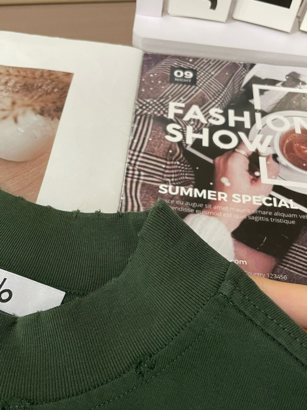 
alo 
2025春夏款/官网同步
面料采用重磅纯棉精梳棉面料，OS宽松版型，上身版型超正！日常百搭，