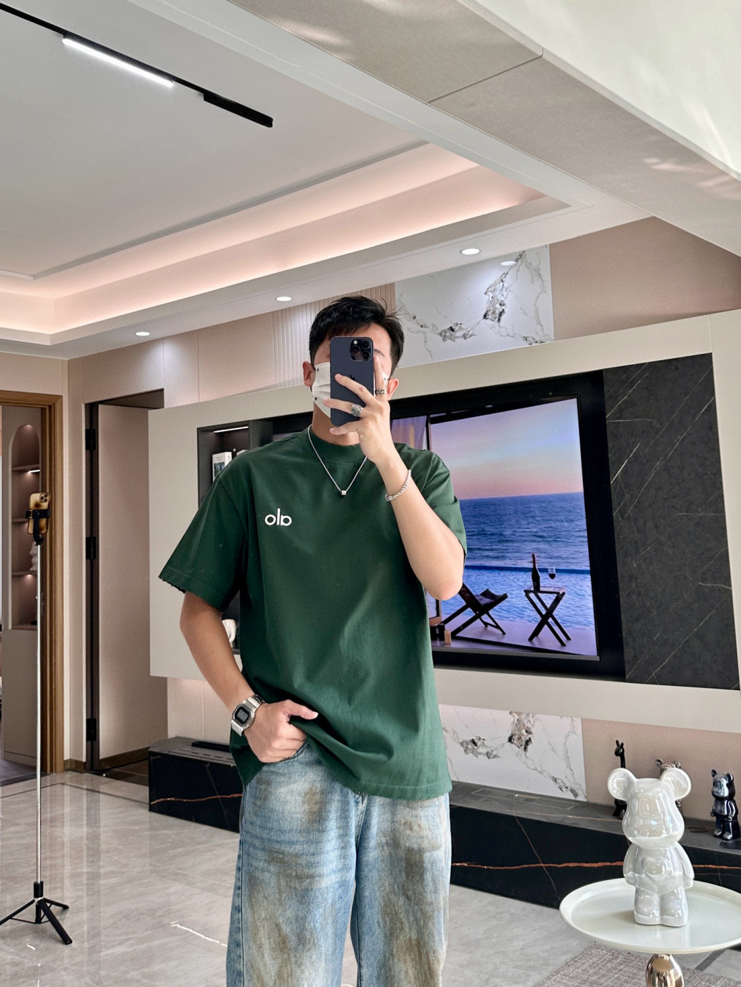 
alo 
2025春夏款/官网同步
面料采用重磅纯棉精梳棉面料，OS宽松版型，上身版型超正！日常百搭，