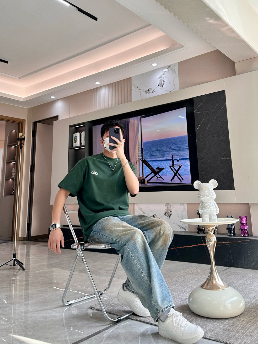 
alo 
2025春夏款/官网同步
面料采用重磅纯棉精梳棉面料，OS宽松版型，上身版型超正！日常百搭，