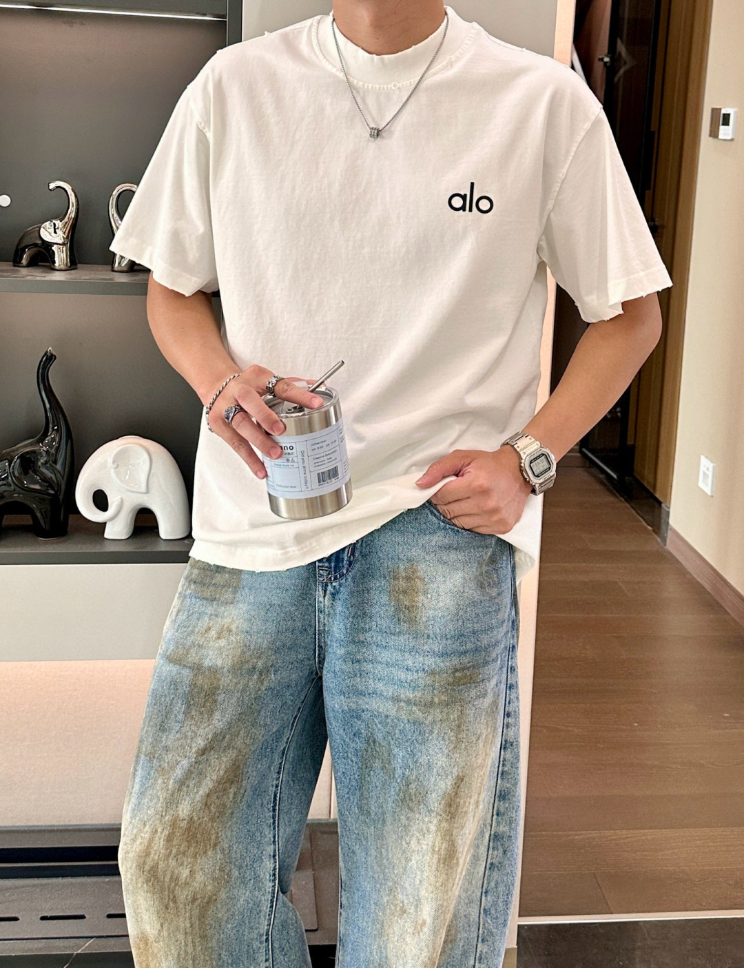 NO:510730,alo 2025 spring and summer style/official website synchronization The fabric is made of heavy pure cotton combed cotton fabric, OS loose style, and the upper body style is super positive!  Everyday versatile, a must-have item for wardrobe!  Size S-3XL (Large-size) Size/part S M L XL 2XL 3XL Shoulder width 52 54 56 57 59 60 Clothes length 70 72.75.78.82.85. Bust 54 56.58.60.62.64. Sleeve length 24 26 27 28 29 30,,alexander wang19860909alo 2025春夏款/官网同步 面料采用重磅纯棉精梳棉面料,OS宽松版型,上身版型超正！日常百搭,衣橱必备单品！ 尺码 S-3XL（版型偏大） 码数/部位S M L XL 2XL 3XL 肩宽 52 54 56 57 59 60 衣长70 72.75.78.82.85. 胸围 54 56.58.60.62.64. 袖长24 26 27 28 29 30,,alexander wang,Men's clothing