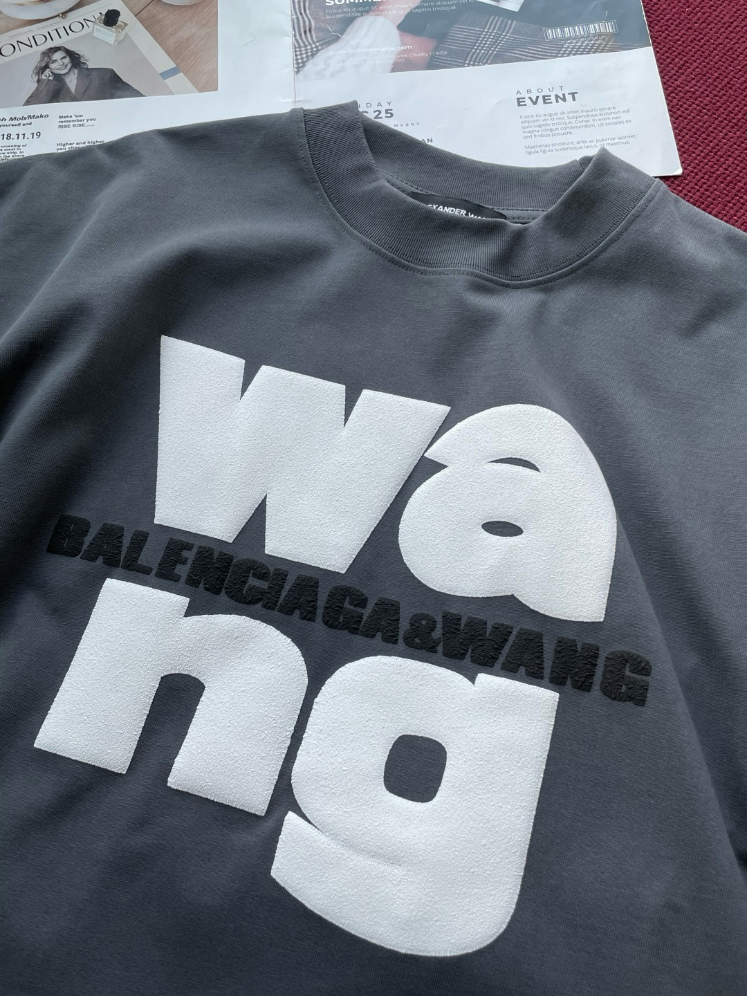 Wang 2026春夏款/官网同步面料采用重磅纯棉精梳棉面料，OS宽松版型，上身版型超正！日常百搭，衣橱