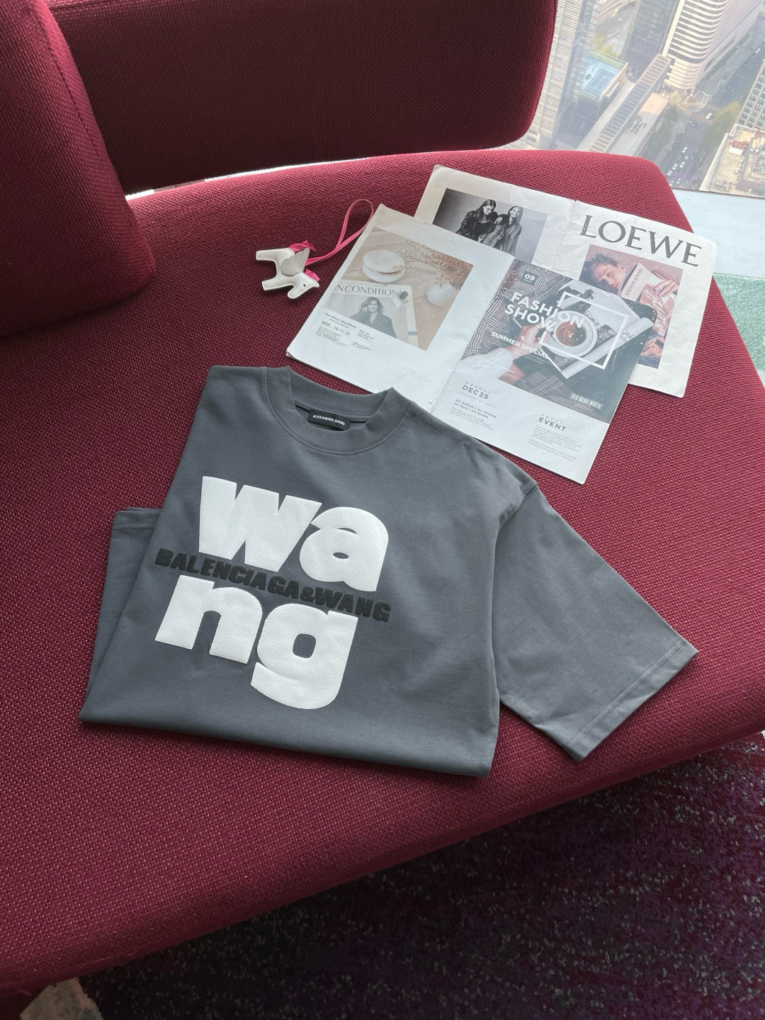 Wang 2026春夏款/官网同步面料采用重磅纯棉精梳棉面料，OS宽松版型，上身版型超正！日常百搭，衣橱