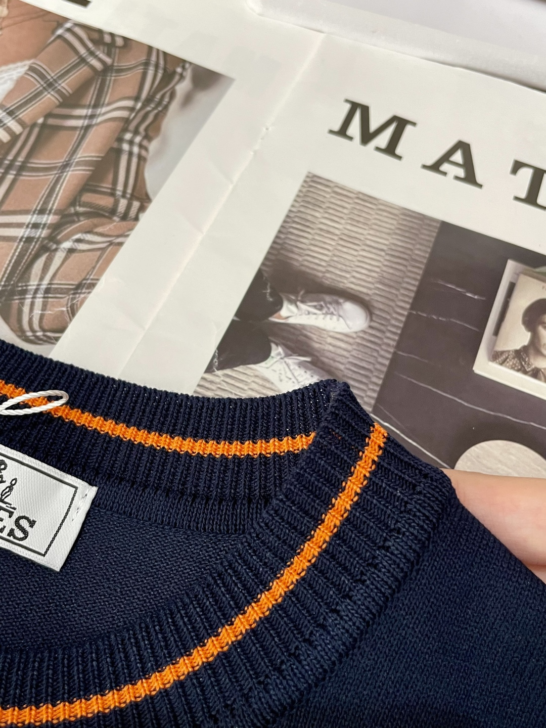 
H 2025ss夏季新品男士针织圆领短袖衫！独家首发 采用纤维超细与高弹的伊力特纱线织造而成，质感与纹