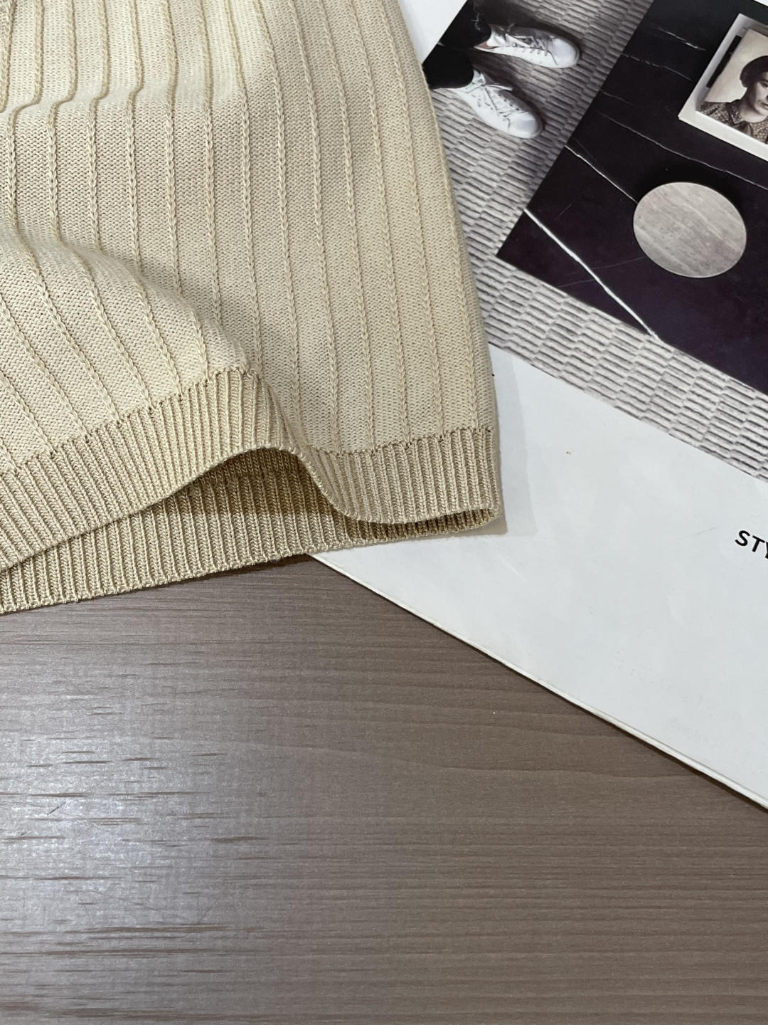 
Dior 2025ss夏季新品男士针织圆领短袖衫！独家首发 采用纤维超细与高弹的伊力特纱线织造而成，质