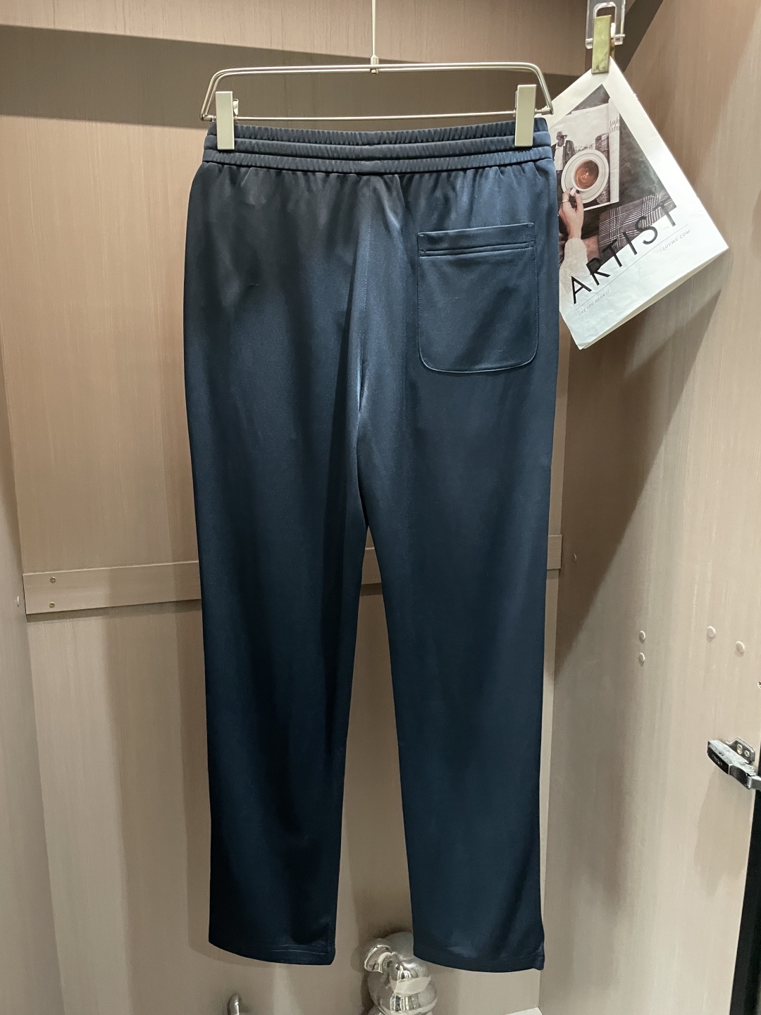 Stylish and Functional Jogging Pants for Modern Leisure Closets - 图片 3