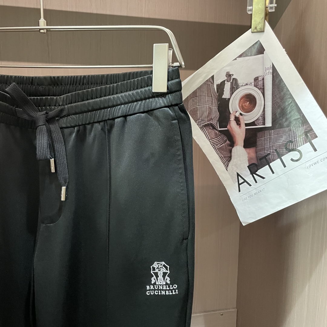 Stylish Jogging Pants with Enhanced Comfort and Performance Features - 图片 2