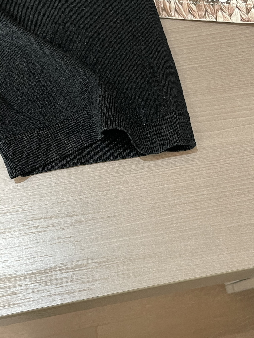 
Kiton 2025春夏最新男士翻领短袖针织衫，精选针织棉质面料制成， 60支超柔长绒棉，16针密致针