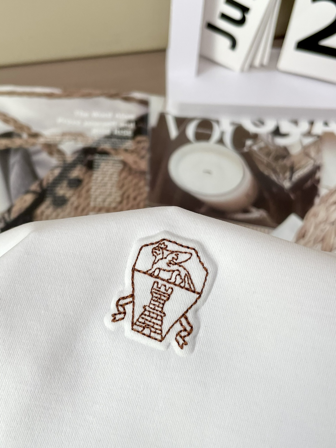 
BC 2025春夏新品 尽显奢华质感与卓越品质。它采用纯客供顶级面料——兰精天丝（70%天丝，30%棉