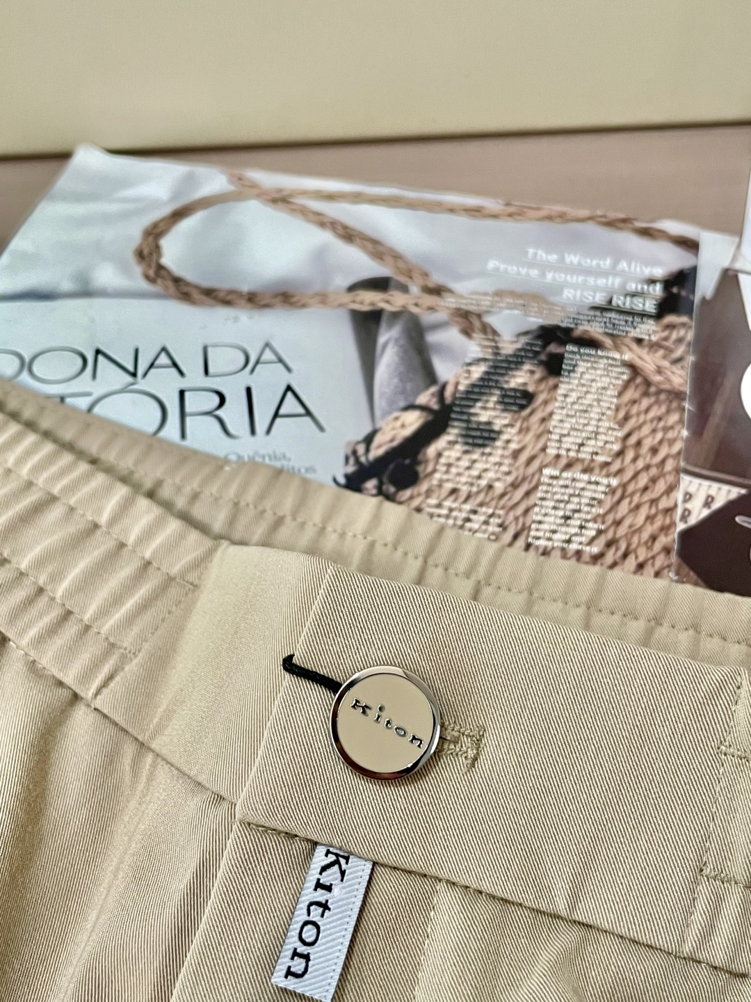 Luxurious Kiton Jogging Pants: Comfortable, Stylish, and Versatile for Dynamic Travel - 图片 4