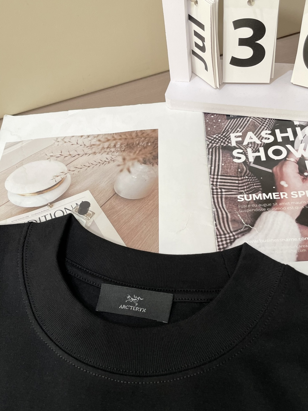 始祖鸟2026春夏款/官网同步面料采用重磅纯棉精梳棉面料，OS宽松版型，上身版型超正！日常百搭，衣橱必备