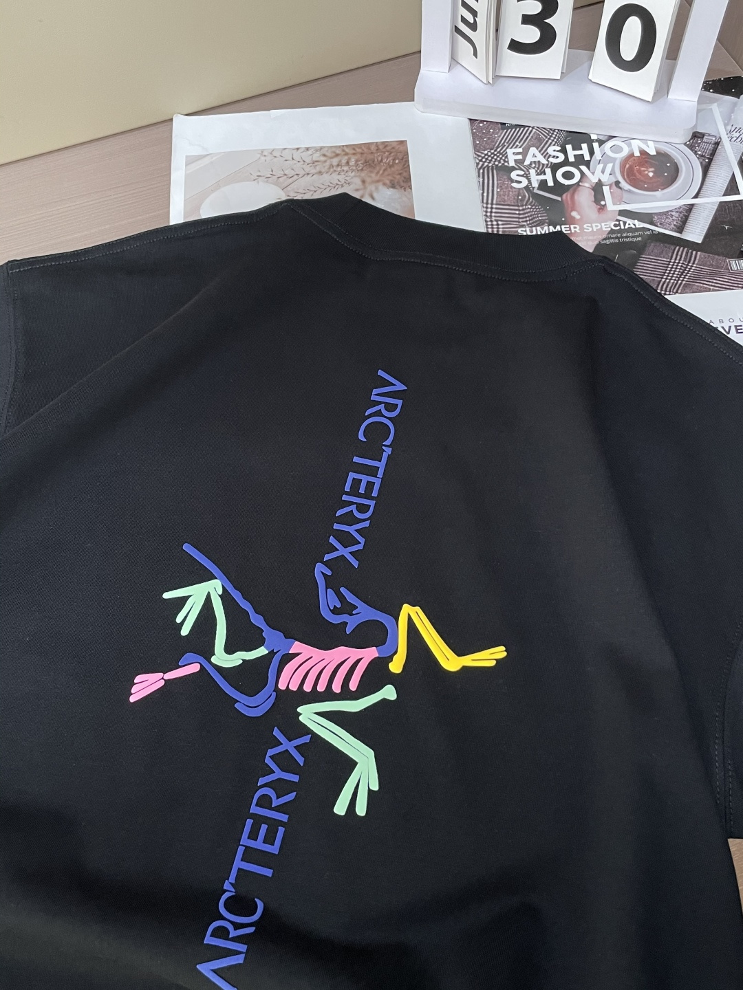 始祖鸟2026春夏款/官网同步面料采用重磅纯棉精梳棉面料，OS宽松版型，上身版型超正！日常百搭，衣橱必备