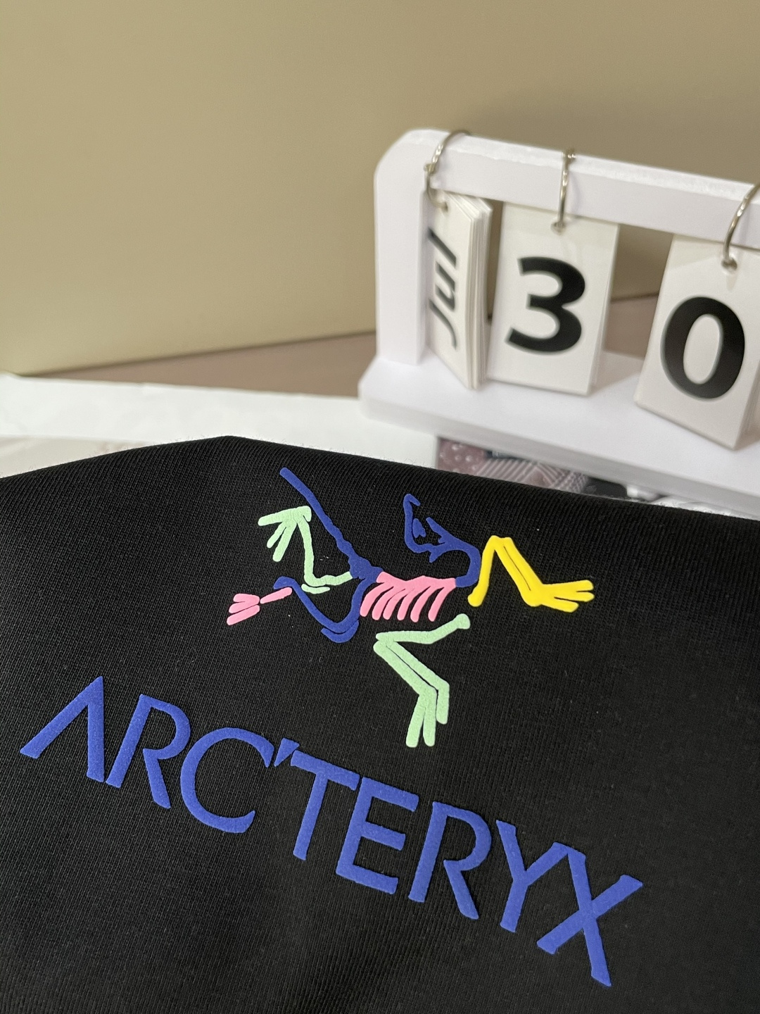 始祖鸟2026春夏款/官网同步面料采用重磅纯棉精梳棉面料，OS宽松版型，上身版型超正！日常百搭，衣橱必备