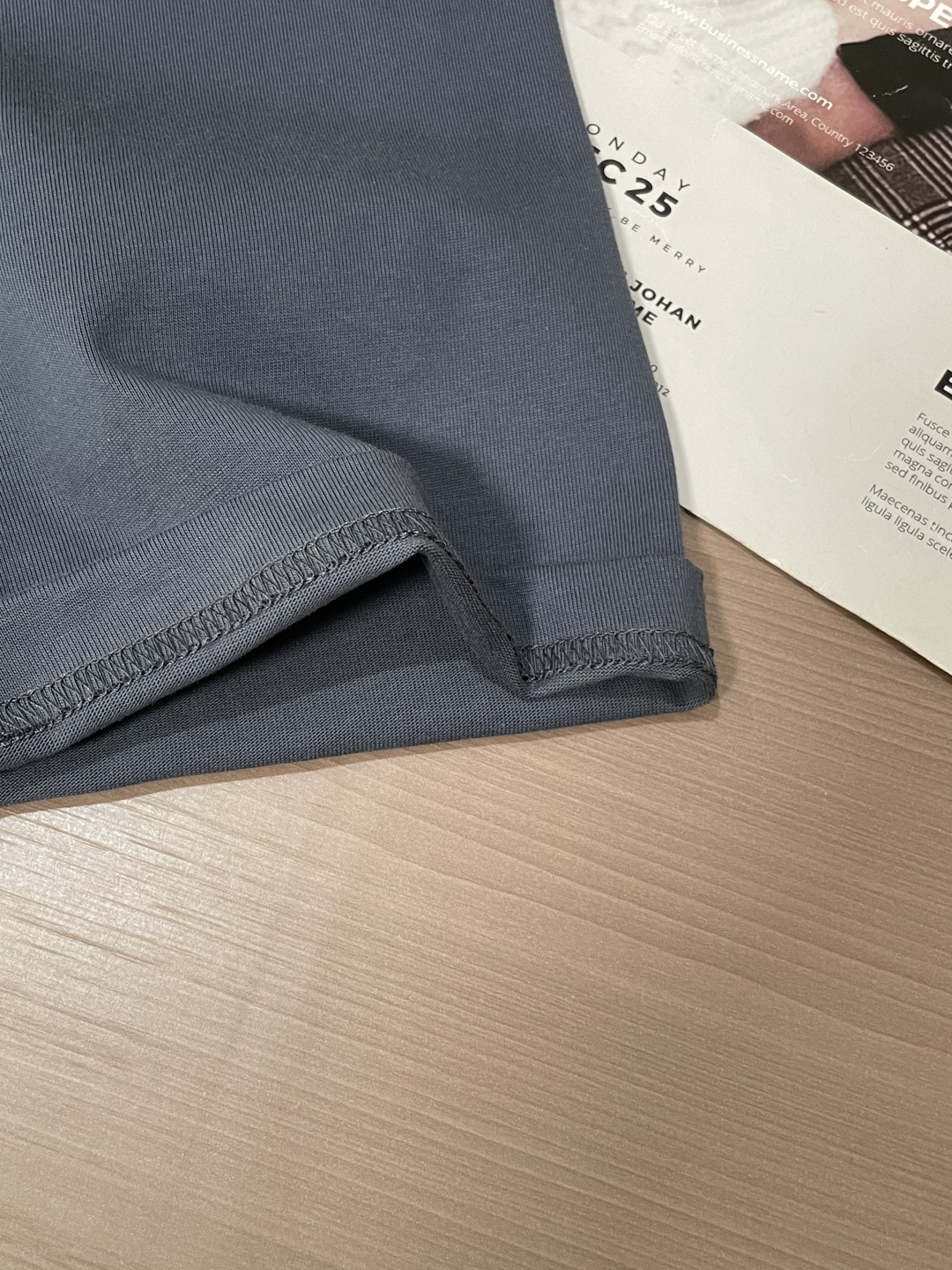 始祖鸟2026春夏款/官网同步面料采用重磅纯棉精梳棉面料，OS宽松版型，上身版型超正！日常百搭，衣橱必备