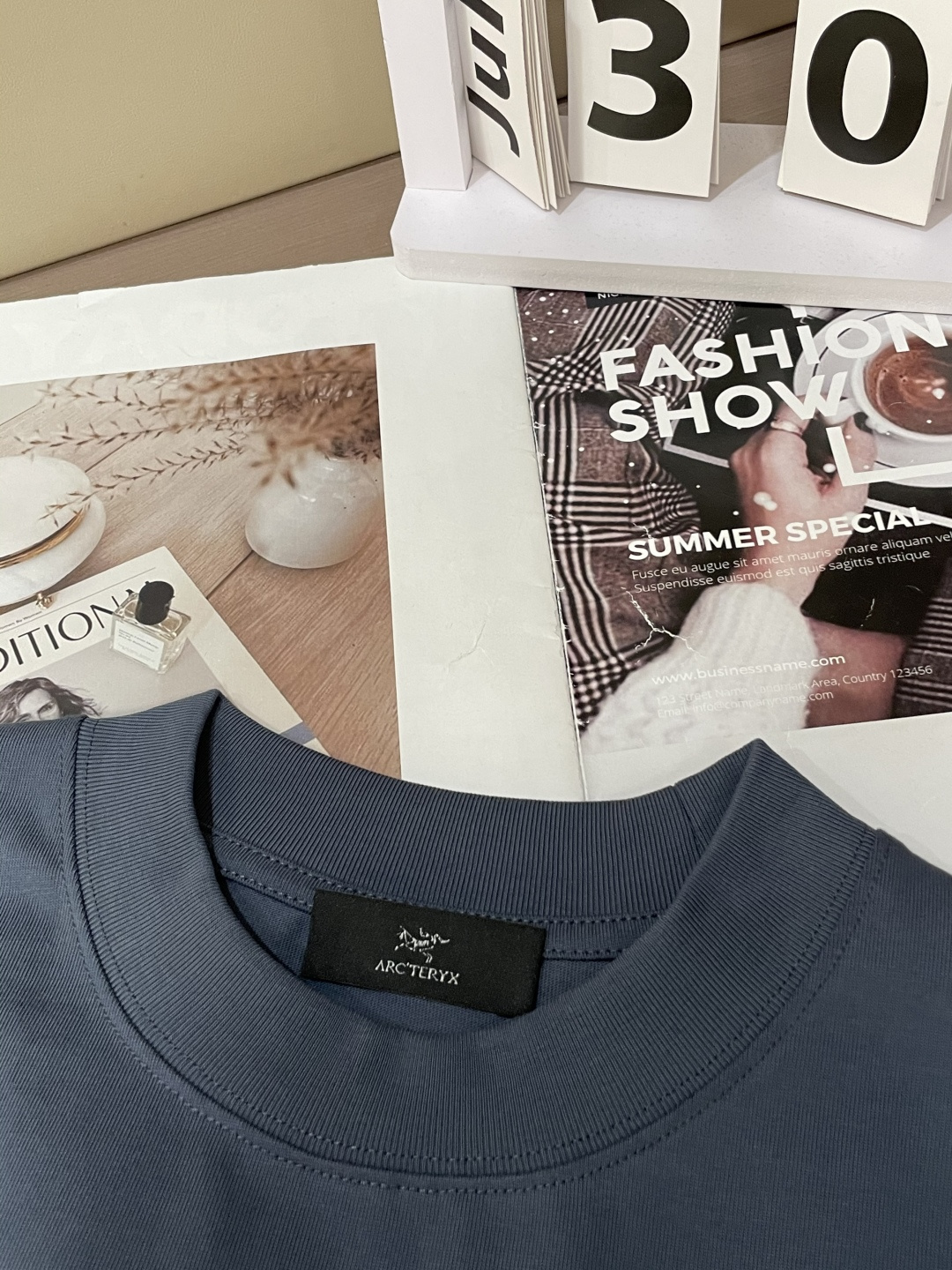 始祖鸟2026春夏款/官网同步面料采用重磅纯棉精梳棉面料，OS宽松版型，上身版型超正！日常百搭，衣橱必备