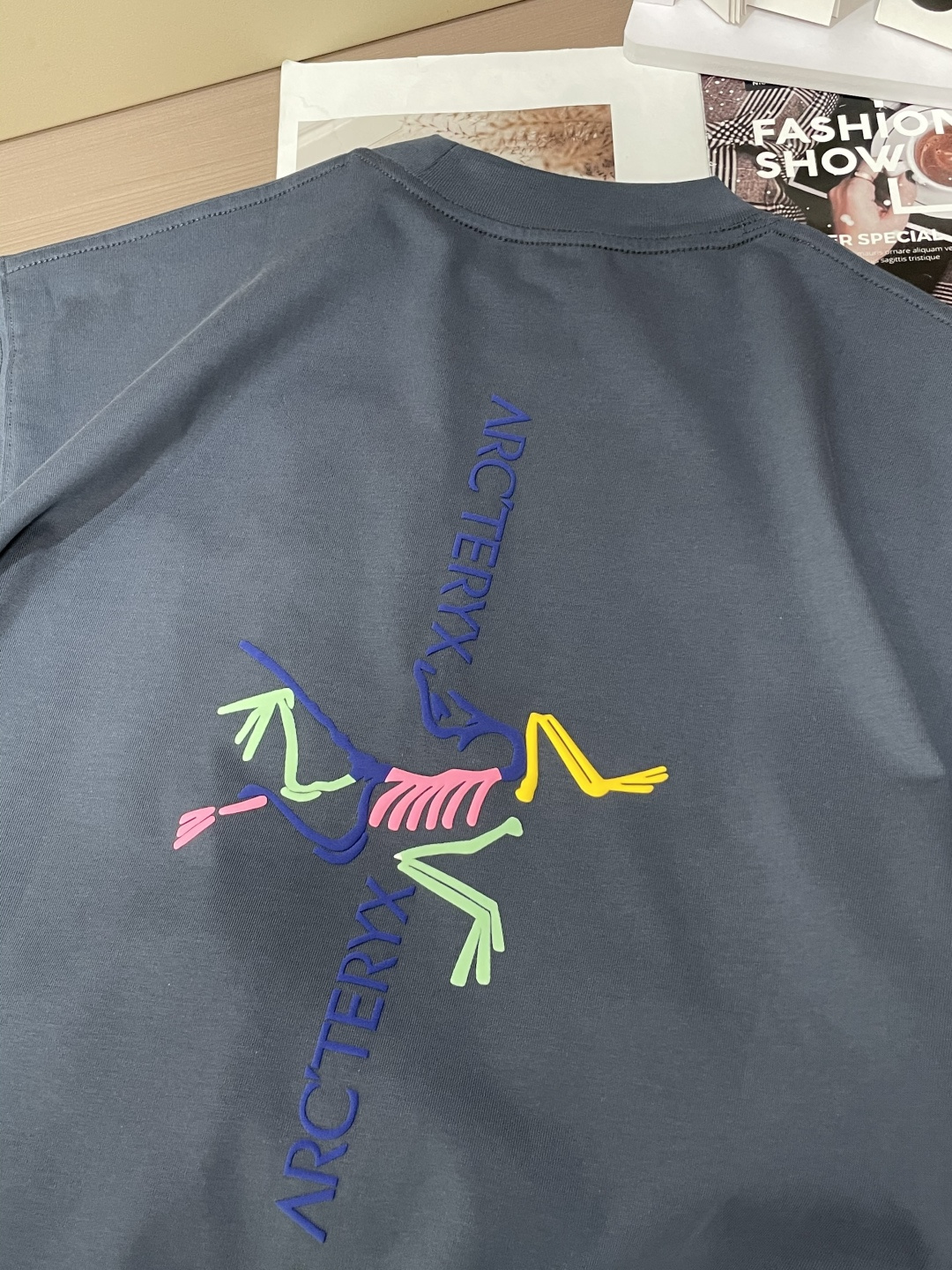 始祖鸟2026春夏款/官网同步面料采用重磅纯棉精梳棉面料，OS宽松版型，上身版型超正！日常百搭，衣橱必备