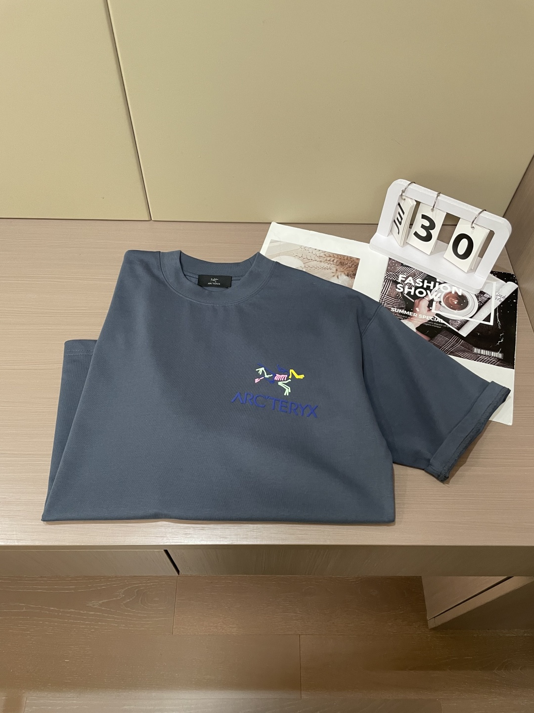 始祖鸟2026春夏款/官网同步面料采用重磅纯棉精梳棉面料，OS宽松版型，上身版型超正！日常百搭，衣橱必备