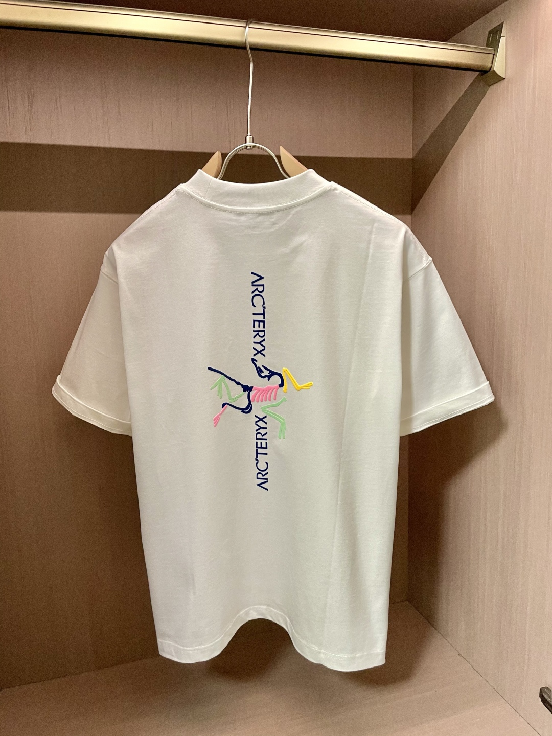 始祖鸟2026春夏款/官网同步面料采用重磅纯棉精梳棉面料，OS宽松版型，上身版型超正！日常百搭，衣橱必备