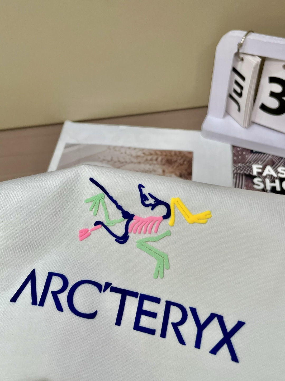 始祖鸟2026春夏款/官网同步面料采用重磅纯棉精梳棉面料，OS宽松版型，上身版型超正！日常百搭，衣橱必备